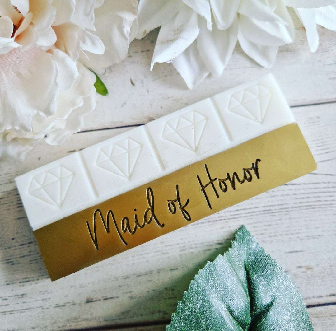 Maid of honor snap bar